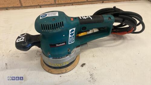 MAKITA BO6030 110v orbital sander