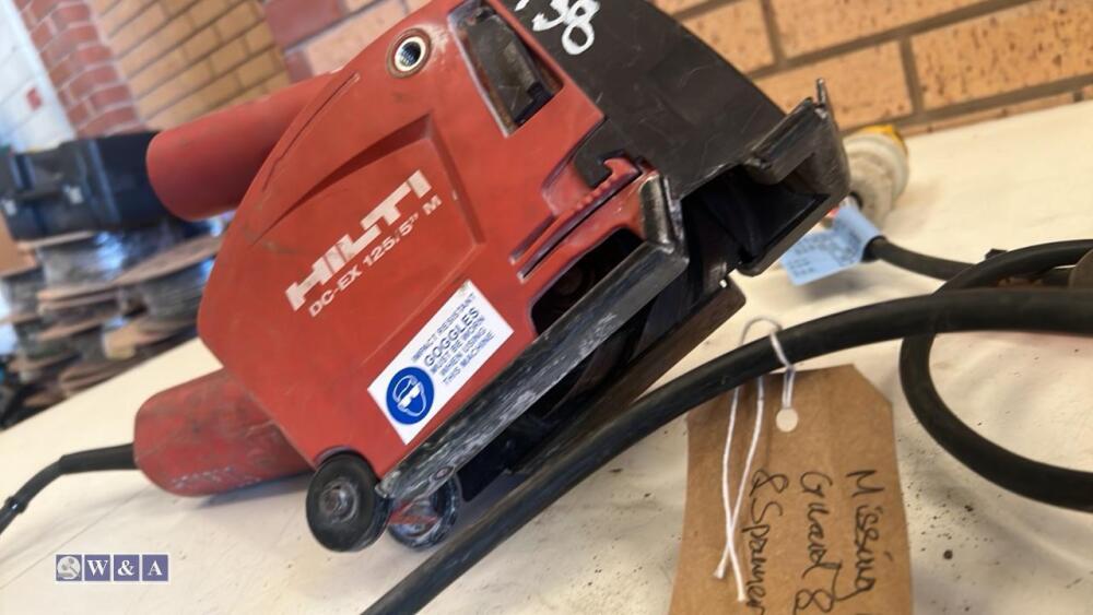 HILTI DCEX125 110v masonry saw Day 2 Carlton Timed Sale (Main building including power & hand