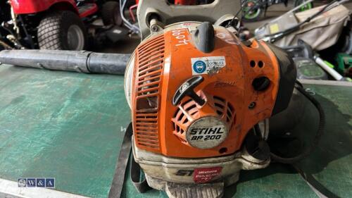 STIHL BR200 petrol backpack leaf blower