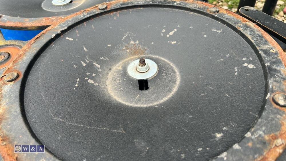 8 x table/bistro table legs Day 3 Carlton Timed Sale (Attachments