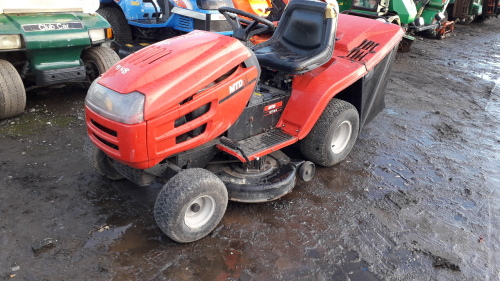 MTD E/165 petrol ride on lawn mower VTwin