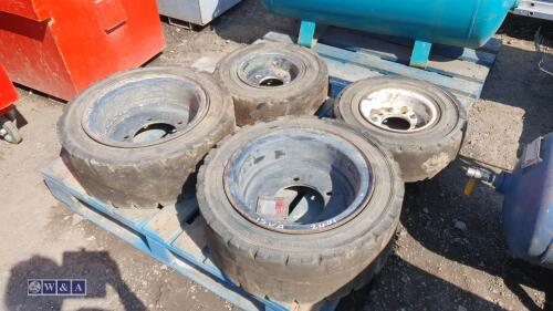 4 x skid steer wheels & tyres