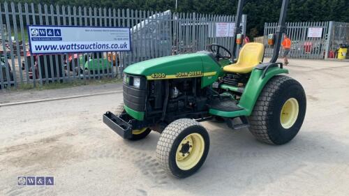 JOHN DEERE 4300 4wd hydrostatic compact tractor, 3 point linkage, spool valve, S/n:E339958 (All hour and odometer readings are unverified and unwarranted)