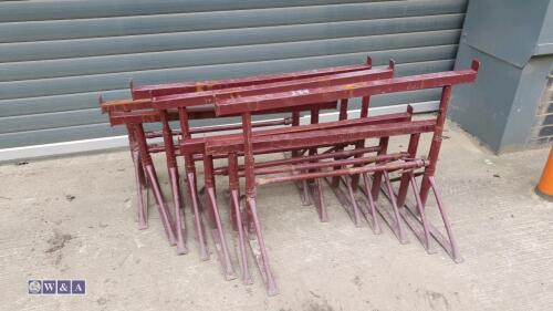 7 x builders trestles