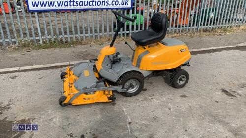 2007 STIGA VILLA 14HST petrol out front mower c/w Combi 85 cutting deck (s/n 070418075A) (steering fault)