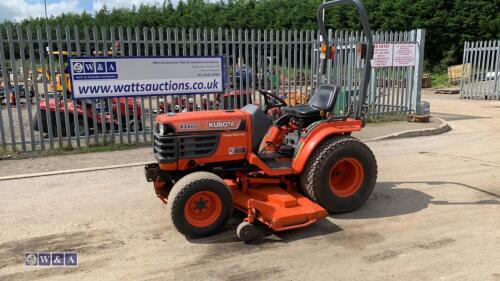 KUBOTA B2400 4wd compact tractor c/w 3 point linkage, PTO, 5ft mid mounted mower deck, spool valve (s/n 60065) (All hour and odometer readings are unverified and unwarranted)