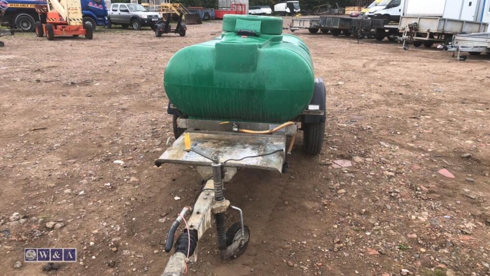 Jet wash bowser (green) Day 1 Carlton LIVE SALE bidding