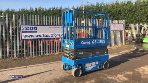 2010 GENIE GS1932 battery driven scissor lift (s/n GS3010C2644)