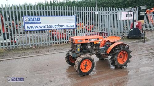 KUBOTA B6000 4wd compact tractor (s/n 62628) (All hour and odometer readings are unverified and unwarranted)