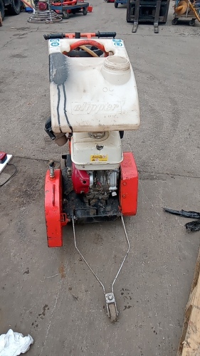 CLIPPER 451 petrol road saw c/w dust suspension bottle