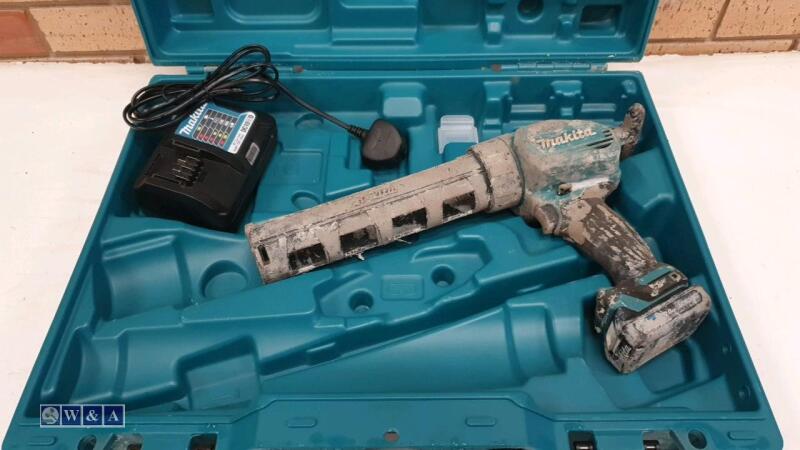 MAKITA cordless silicone gun c/w battery & charger