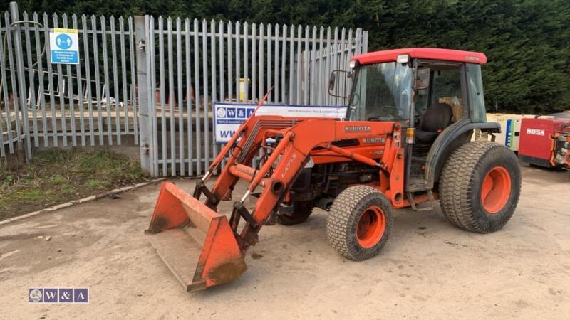 KUBOTA L4630 4wd tractor (s/n 36090) c/w KUBOTA LA713 front loader & bucket, manual shuttle, 3-point linkage, PTO, 2 x spool valves & 2 x assister rams (All hour and odometer readings are unverified and unwarranted)