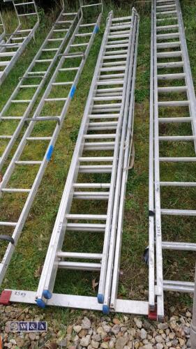 Aluminium triple extendable ladder