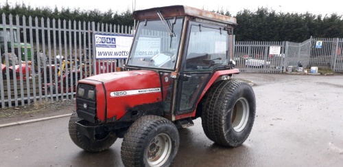 MASSEY FERGUSON 1250 4wd compact tractor, 2 x spool valves, pto, 3 point links S/n:G3212