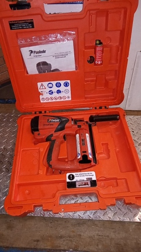 PASLODE IM65F16 nail gun c/w case