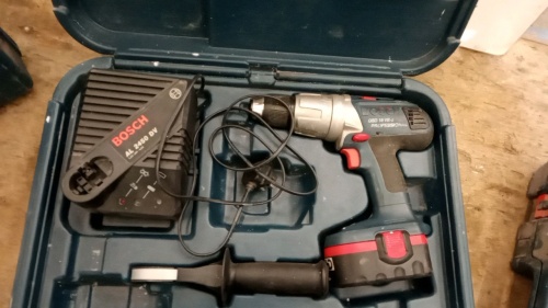 BOSCH 18v cordless drill c/w case