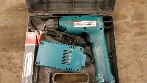 MAKITA 8402VD cordless drill c/w BOSCH case