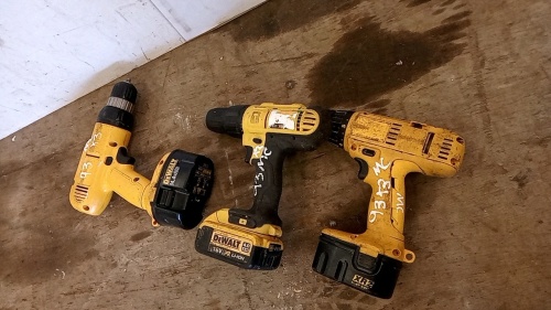 3 x DEWALT 18v cordless drills