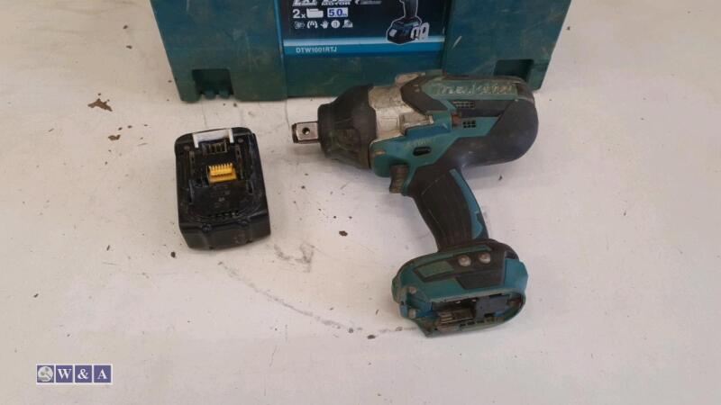 MAKITA DTW1001 18v impact wrench c/w battery & case