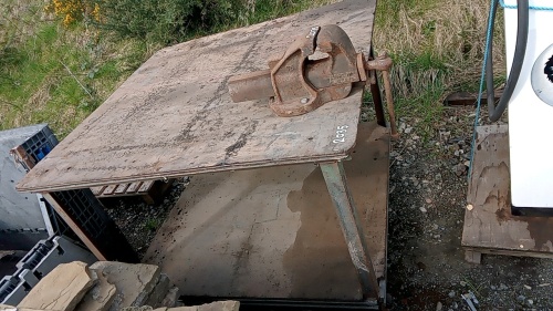 Work bench c/w record no. 35 vice