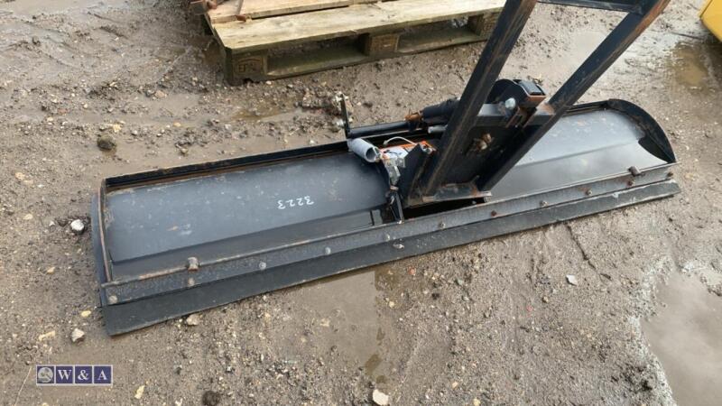 6ft Tractor mounted snow plough c/w 12v electric / hydro lift