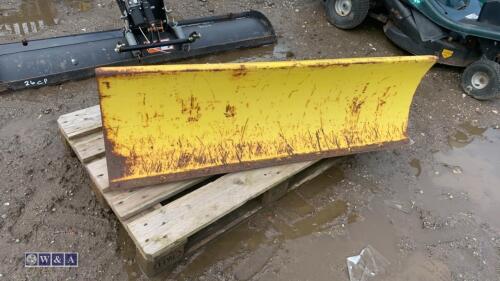 JOHN DEERE 54'' snow plough c/w hydraulic rams & bracket