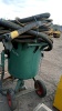 HODGE CLEMCO shot blasting pot c/w hose (s/n 1148) - 4