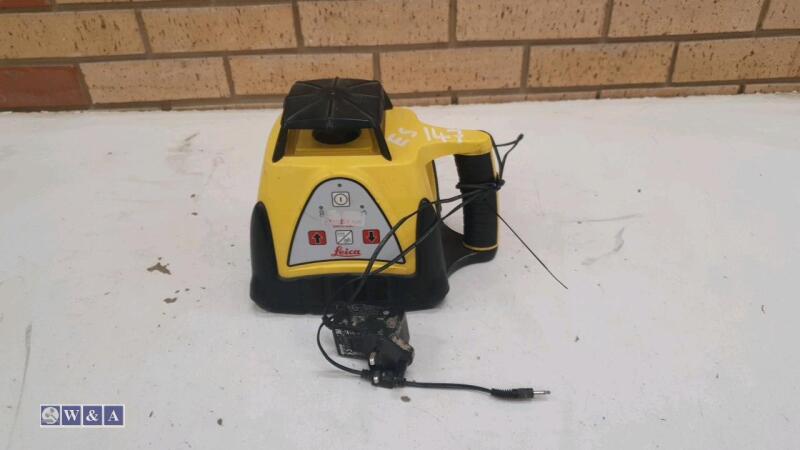 LEICA RUGBY 100 rotating laser level c/w charger