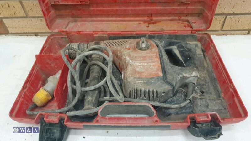 HILTI TE40AVR 110v SDS rotary hammer drill c/w case (3240447)