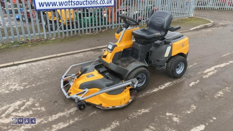 2016 STIGA PARK PRO 340IX petrol outfront mower (s/n 160714002Z)c/w Combi 125 cutting deck