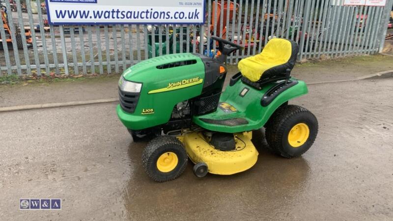 JOHN DEERE L105 ride on mower c/w 14.5hp engine, hydrostatic transmission, 42in cut side discharge deck