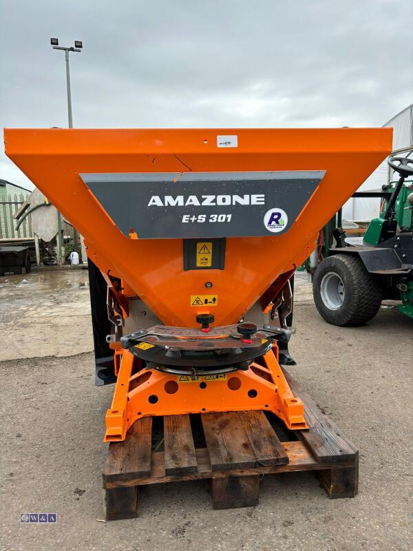 2020 AMAZONE E+S 301 salt/ fertiliser spreader (s/n 10000847) (71038001) c/w PTO shaft