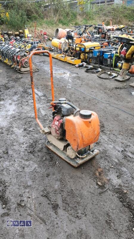 BELLE petrol compaction plate c/w dust suppression bottle