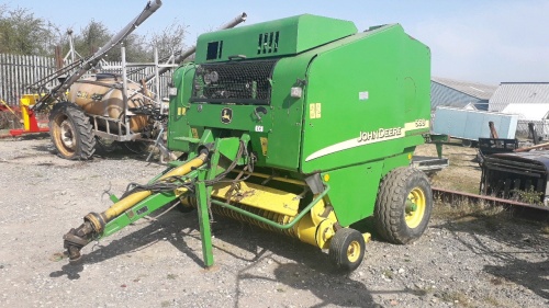 2002 JOHN DEERE 568 round baler, wide pickup reel, net wrap & control box S/n:021151