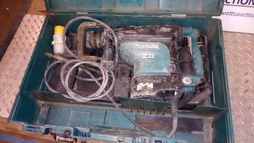 MAKITA 110v HD breaker c/w case