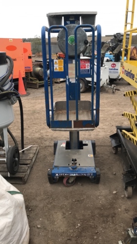 PECO vertical man-lift