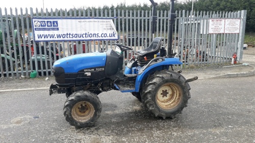 NEW HOLLAND TC21D 4wd compact tractor, spool valves, 3 point links, pto, top link, Rops (AU05 CZY) (Cat D Insurance Loss)