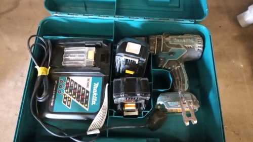 MAKITA 18v cordless drill c/w case