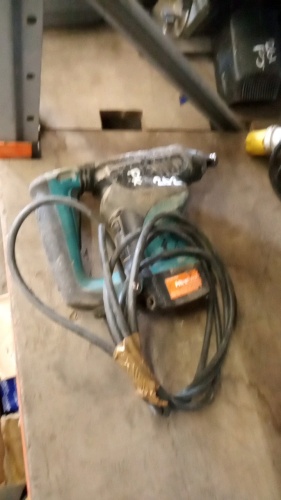 MAKITA HR2811 110v drill