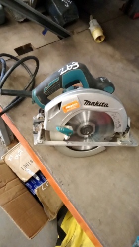 MAKITA HS7601 110v circular saw