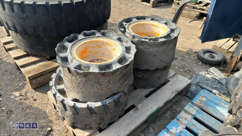 4 x solid tyres & rims to suit JCB teletruck