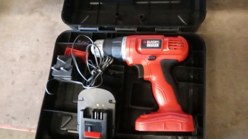 BLACK & DECKER cordless drill