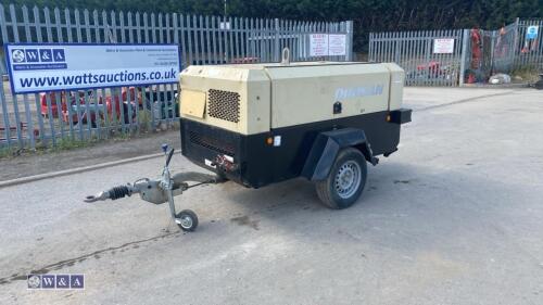 2014 DOOSAN 7/72 260cfm 7-bar fast tow compressor (s/n UN5772FXXEY542113)