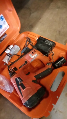 PASLODE F16 2nd fix nail gun c/w case