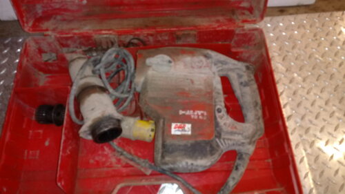 HILTI TE60 110v breaker c/w case (spares)