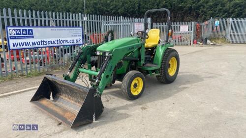 JOHN DEERE 3520 HST hydrostatic 4wd tractor c/w 3 point linkage, spool valve, c/w Lewis Land Lugger loader & 4in1 loader (YJ05 JCO)