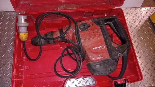 HILTI TE60 110v breaker c/w case