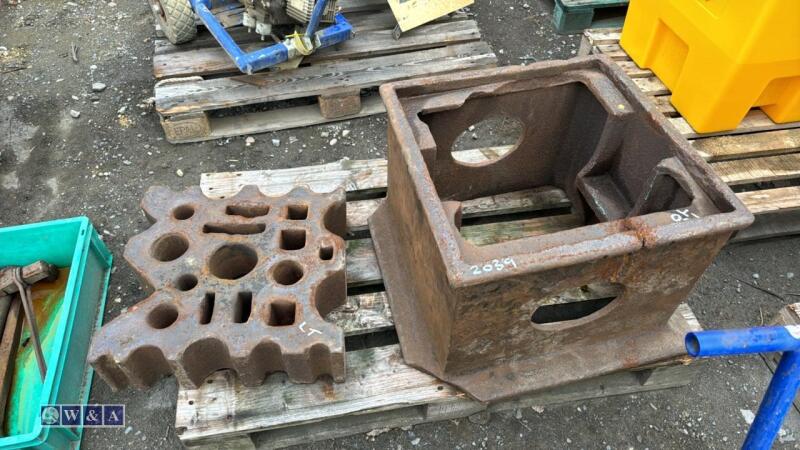 Large blacksmith swage block & stand