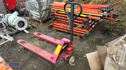 2500kg manual pallet truck