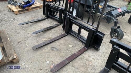 Pair of forks c/w Bobcat brackets